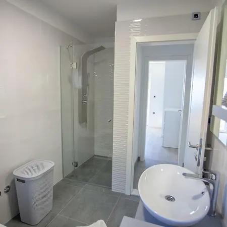 Luxury * Jesenice (Split-Dalmatia)