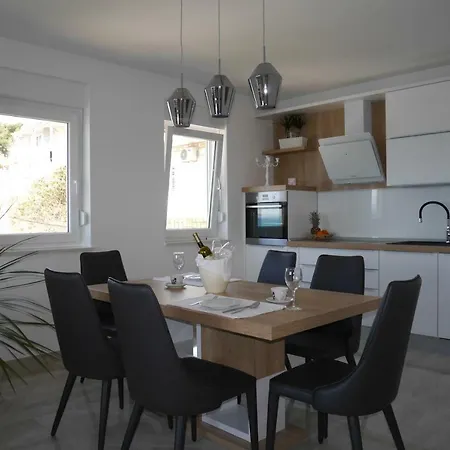 Luxury * Jesenice (Split-Dalmatia)