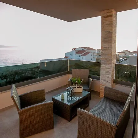 Luxury Apartment *